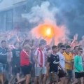 (Видео) Делије направиле спектакл пред Ларн: Кортео навијача Звезде на улицама Београда, познати састави