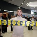 Sada je jasno zašto je mimović izignorisao zvezdu: Desni bek dobio ponudu koja se ne odbija!
