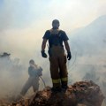 Grčka: I dalje besne požari na Rodosu, Krfu, Agiosu, Karistosu i Ilikisu; Srbija šalje 36 vatrogasaca-spasilaca i 14…