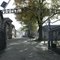 Smrt devojčice (3) u gasnoj komori nazvana bajkom: Platforma X uklonila post u kojem se negira holokaust