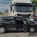 Udes u Kragujevcu: Sudar kamiona i auta, povređena studentkinja V.S. (21)
