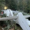 Srušio se avion koji je poleteo iz Zagreba: Velika tragedija, 4 mrtvih, spasioci se jedva probili do mesta pada (foto)