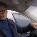 Vučić objavio novi snimak na Tik-Toku kako sam vozi "škodu" na auto-putu: "Samo kad pobegnem ovim mojima iz obezbeđenja"…