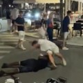 Pijani Baloteli pada po ulicama (video)