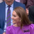 Stiil princeze: Kate Middleton u ljubičastoj haljini s posebnom porukom! (VIDEO)