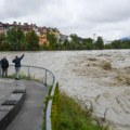 Rekordne padavine u Austriji: Poplavljeni delovi zemlje, bujica nosila automobile