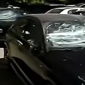 Potpuno razlupana vozila bez tablica u Novom Sadu (video)