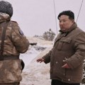 Kim Džong Un nadgledao vežbu lansiranja krstarećih raketa