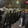 Đokić se obratio sa terase Rektorata, tokom večeri bilo incidenata i sukoba demonstranata i policije u centru grada (VIDEO)