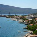 Строга одлука на приморју Црне Горе: уводе се драконске казне за шетњу у купаћем костиму кроз град