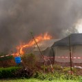 Horor zbog ebole se nastavlja! Besna masa ponovo zapalila deo bolnice, pobeglo 18 pacijenata!