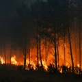 Dramatični snimci požara u Evropi, retka pojava otežava situaciju: Evakuisano 375.000 ljudi, spaljeno 240 kuća