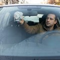 Zamagljena stakla na autu rešavaju se u jednom potezu, a caka je u dugmetu koje mnogi izbegavaju u jesen