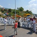 Topličani i Cakić blokirali put Niš – Priština tražeći besplatne udžbenike za svu decu – VIDEO
