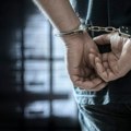 Policajka van dužnosti uhapsila lopova koji je krao i napao radnice drogerije u Novom Sadu