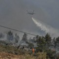 Požar u Grčkoj: Vatra stigla do kuća nedaleko od Glifade, izgorelo imanje, naređena evakuacija