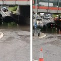 Drama u centru Beograda: Vozilo zaglavljeno ispod mosta, policajci spasavaju zarobljenog čoveka