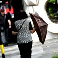 Letnje temperature danas, ali ne zaboravite kišobran: Stižu pljuskovi, grmljavina i jak vetar u Srbiji