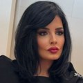 Milena Popović u crnom miniću: Pokazala figuru, a na ruci zasijao prsten: "Kažu da treba da smršam 5 kilograma"