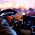 Budite na oprezu! Iz „Puteva“ stigao apel vozačima! Evo na kojim deonicama je posebno važno ne "usedati" na gas previše