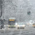 Sneg paralizovao Beograd: Gradski prevoz jedva ide, ekipe "Beograd puta" na terenu, najgore u jednoj opštini