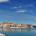 "Fekalije u moru, teško je naći plažu za kupanje, svuda otpad..." Poražavajuća situacija na hrvatskom ostrvu