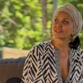 "Informativna mreža između korenja drveća" Neprepoznatljiva Elena Karaman s turbanom na glavi bizarnim rečima šokirala…