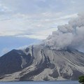 Evakuacija stanovništva nakon erupcije vulkana u Indoneziji