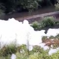 Pena na reci kod izvorišta Ljuberađa - iz niškog Vodovoda kažu deterdžent, ali nema zagađenja vode
