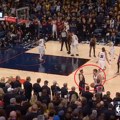 VIDEO Prljavi potez Jokića pokazuje da ima kompjuter u glavi: Frapirao rivala i sudiju, radi ono što nikome nije ni palo na…