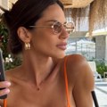 Извајане ноге, плочице на стомаку и бујне груди: Данијела Димитровска запалила Инстаграм фоткама у купаћем, а оно што носи је…