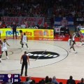 Navijači Olimpijakosa provocirali Partizan transparentom na tribinama, pomenuli su Crvenu zvezdu