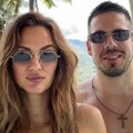 Skinuli se Nikola Rokvić i Bojana Barović: Grle se u bazenu, a ne zna se ko je zgodniji – pogledajte kako uživaju na Baliju…