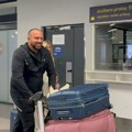 Dado Polumenta sa trudnom ženom i decom konačno u Srbiji! Stigli na aerodrom, povratak s Maldiva bio agonija