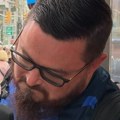 Sramota! Amerikanac stao pred kamere, pa se propisno izblamirao! Snimak koji obilazi planetu - ovo je sve što bi trebalo da se…