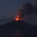 Eruptirao Anak Krakatau: Vulkanski pepeo paralisao avionski saobraćaj u Džakarti