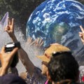 Oko 40.000 ljudi na klimatskom protestu u ovom evropskom centru: "Sveti bože, prestanite s naftom"