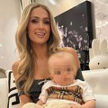 Paris Hilton objavila fotku sina kog je dugo krila od očiju javnosti: Komentari na račun njenog deteta su skandalozni (foto)