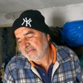 (Video): "Pije vodu staru i po 10 dana" Muhamed iz Zenice teško bolestan živi bez struje i vode, nema ni šporet