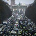 Hiljade nemačkih poljoprivrednika na protestu u Berlinu