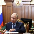 Putin ispunio građansku dužnost: Na predsedničkim izborima glasao na jedinstven način