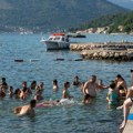 Zabranjeno kupanje na plažama u dva omiljena mesta u Crnoj Gori