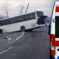 Najnoviji detalji haosa kod Kraljeva! Sudar autobusa i kamiona, povređeni prevezeni u kraljevačku bolnicu