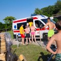 Dva incidenta na niškim bazenima, dečaci prebačeni u UKC Niš