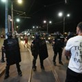 Devojka stala pred policajce i kad im je ovo rekla – okrenuli su se i otišli: „Otera ih kao poslednje…“
