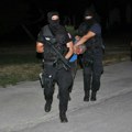 (Foto) uspešna akcija policije: U Bileći pronađeno više od 30 kilograma skanka, 2 osobe završile u lisicama
