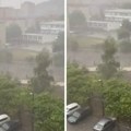 Snimak nevremena iz Tuzle: Besni oluja, pljusak i jak vetar paralisali grad