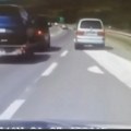 Potera za krijumčarem migranata: On uhapšen, policajci suspendovani (video)
