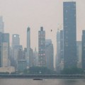 Njujorčani u panici, zagađen vazduh paralisao grad: Beogradski scenario stigao u „Veliku jabuku“, niko ne izlazi iz kuće…