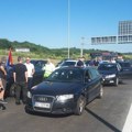 Protest protiv nasilja: Obe trake autoputa kod Sava centra blokirane za saobraćaj